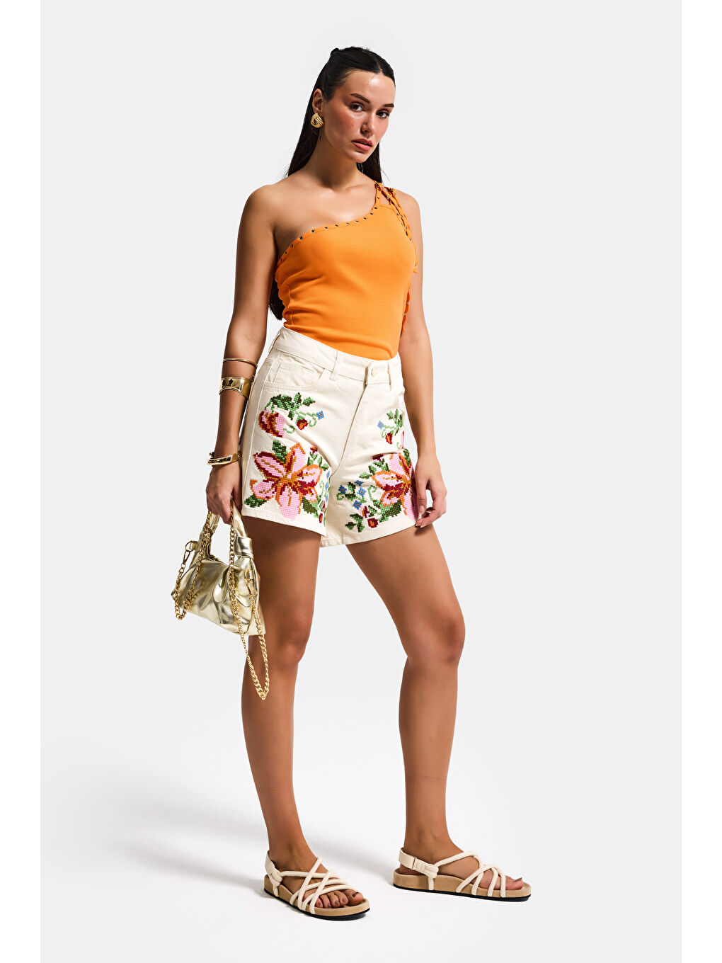 Kadın Ekru 7s6-69 Mom Fit Yüksek Bel Çiçek Nakışlı Özel Tasarım Denim Şort-2