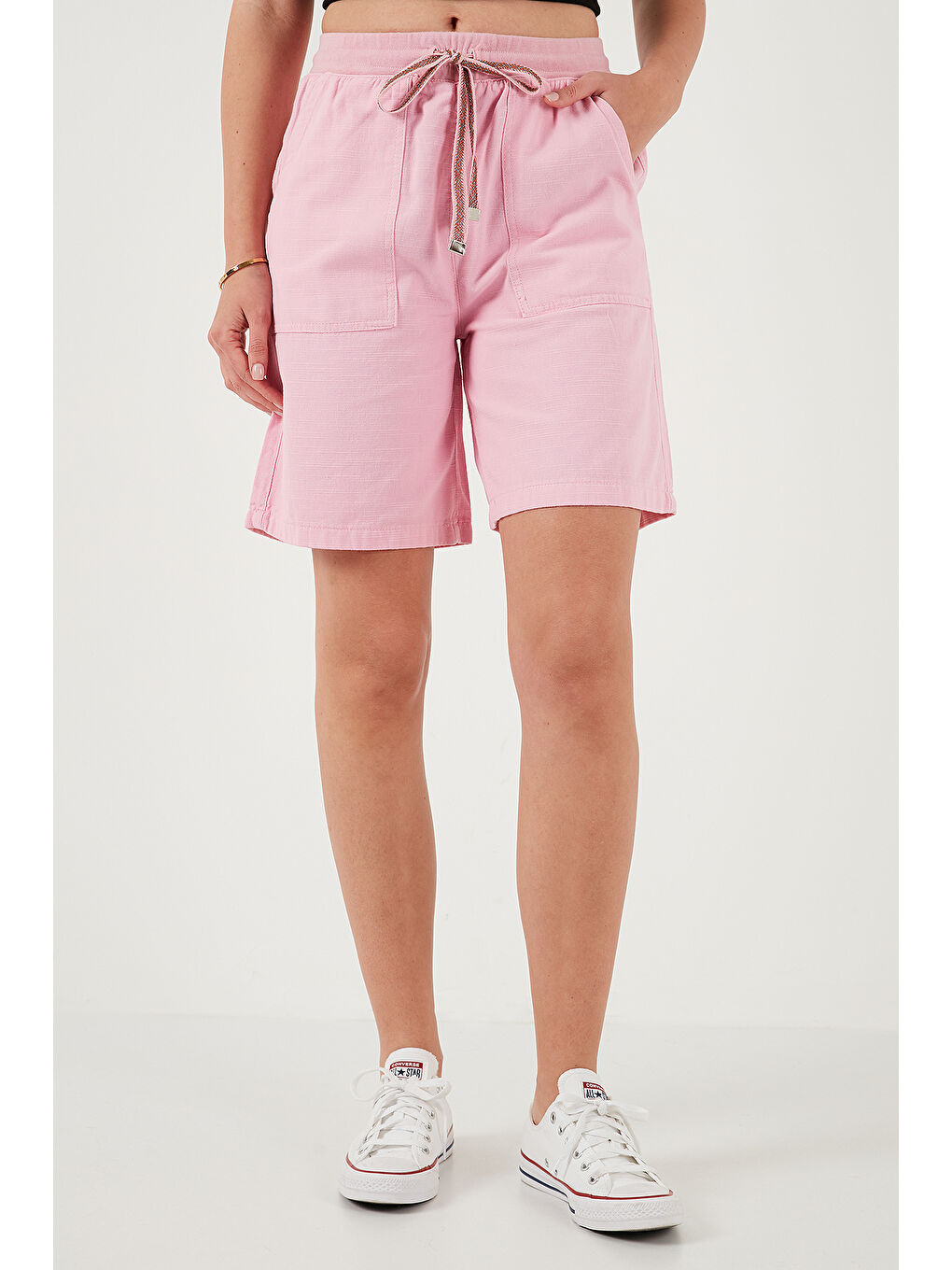 Pembe Pamuklu Relaxed Fit Yüksek Bel Cepli Kadın Mini Şort 668YP5384-1