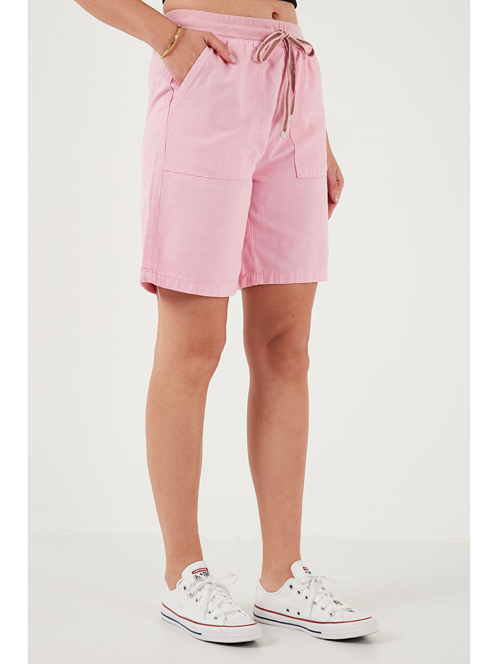 Pembe Pamuklu Relaxed Fit Yüksek Bel Cepli Kadın Mini Şort 668YP5384-2