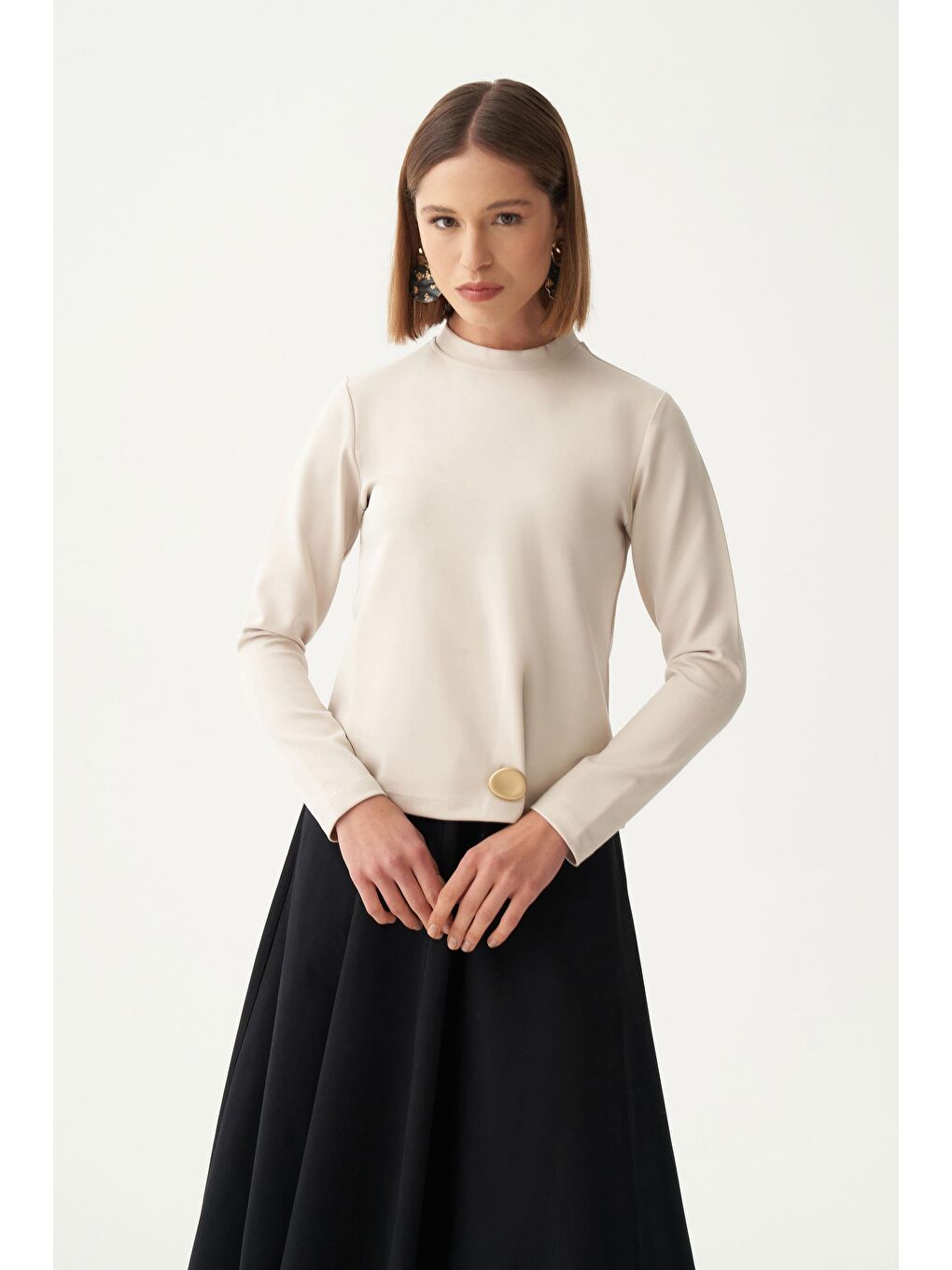 Bej-Gold Düğmeli Pileli Bluz-3