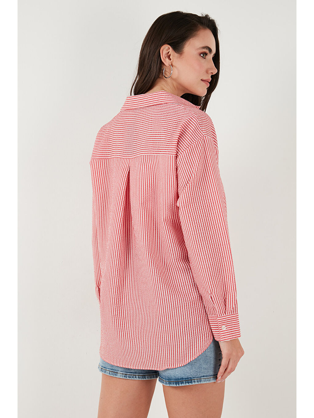 Kırmızı Regular Fit Uzun Kollu Cepli Çizgili Kadın Gömlek 6772895-6