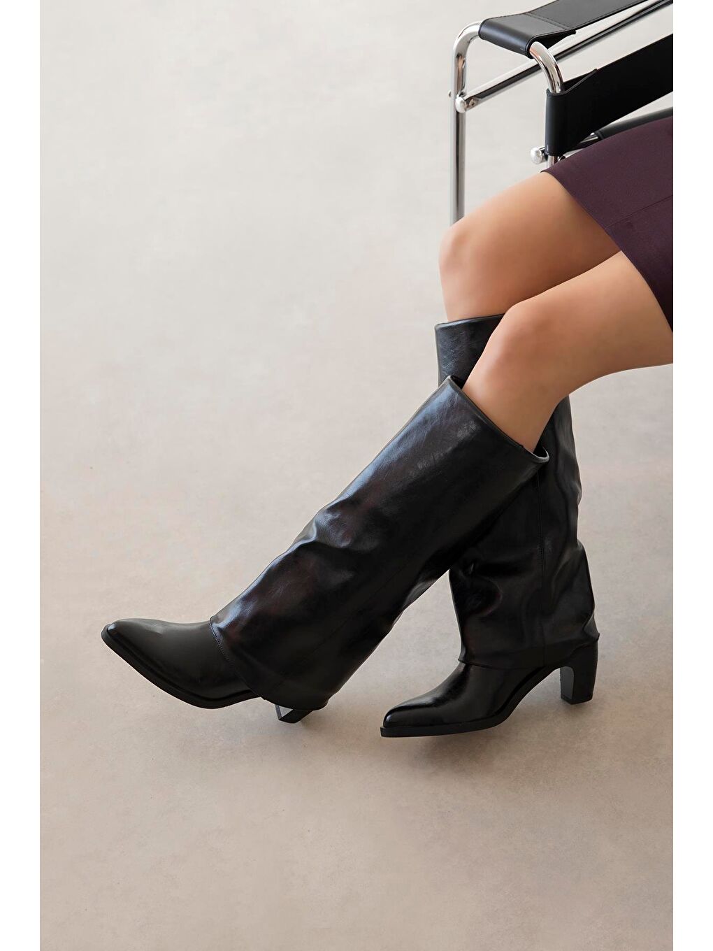 Henrik Kadın Tozluk Detay Kırışık Deri Çizme Siyah