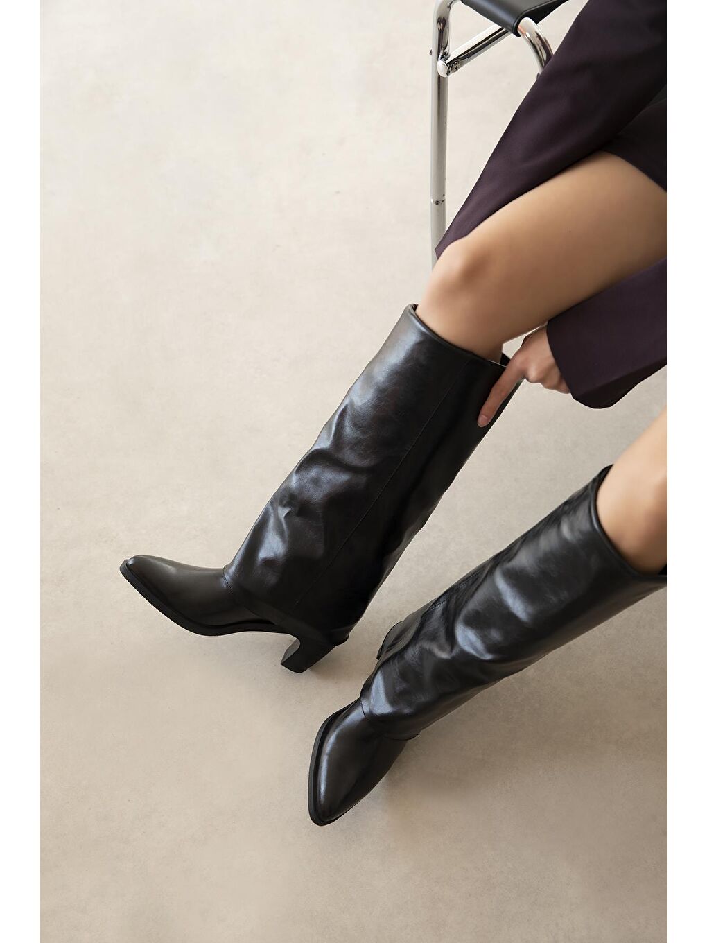 Henrik Kadın Tozluk Detay Kırışık Deri Çizme Siyah-1