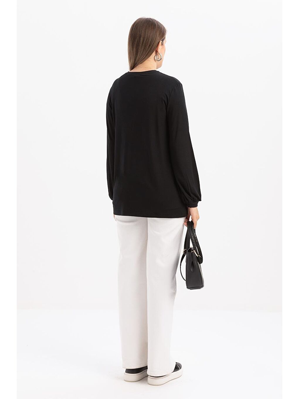 Siyah-Bisiklet Yaka Kol Ucu Büzgülü Elastanlı Pamuklu Bluz-2