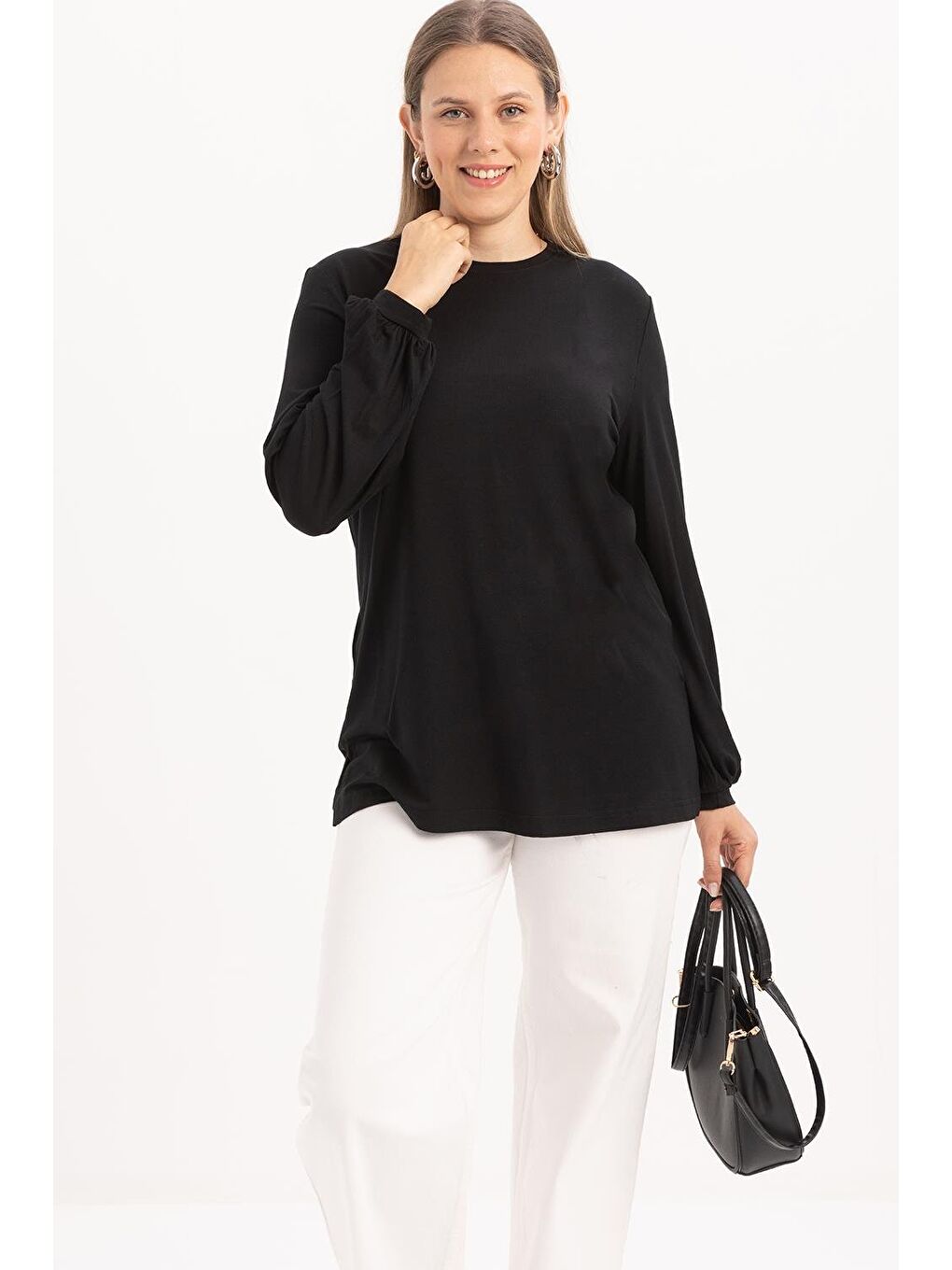 Siyah-Bisiklet Yaka Kol Ucu Büzgülü Elastanlı Pamuklu Bluz-3