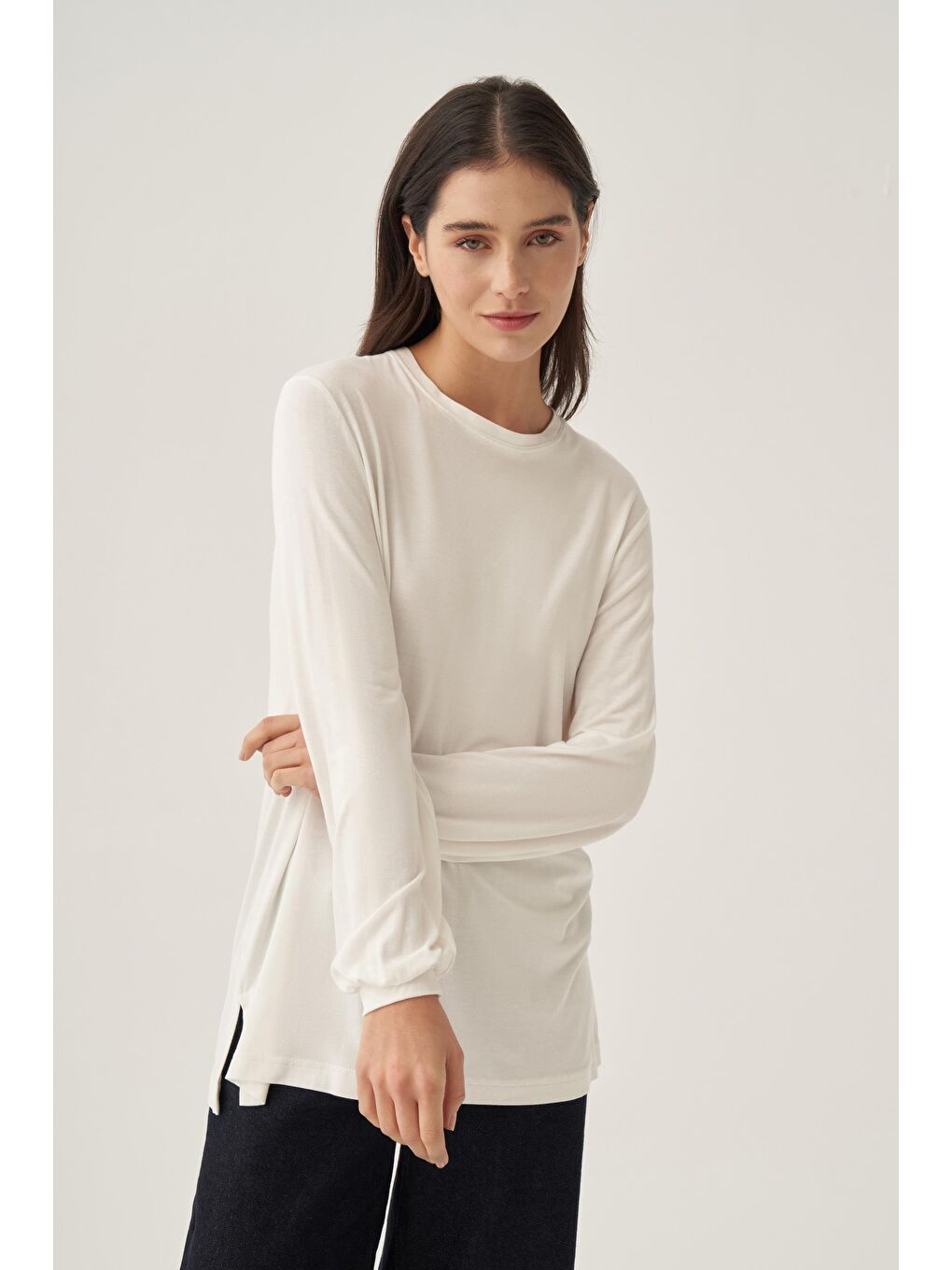 Ekru-Bisiklet Yaka Kol Ucu Büzgülü Pamuklu Bluz-3