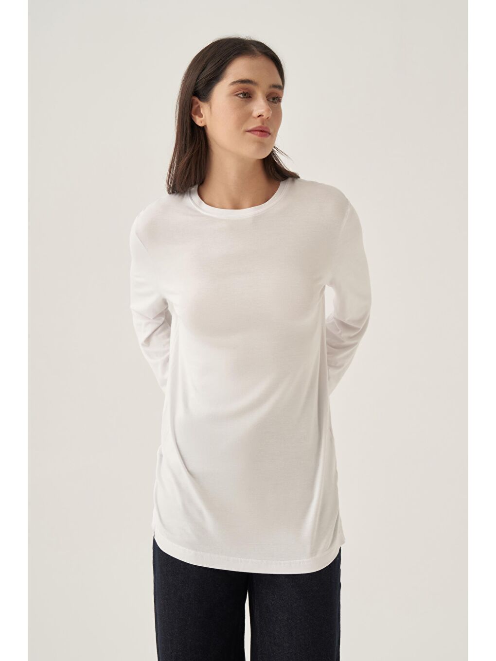 Beyaz-Bisiklet Yaka Kol Ucu Büzgülü Pamuklu Bluz-2