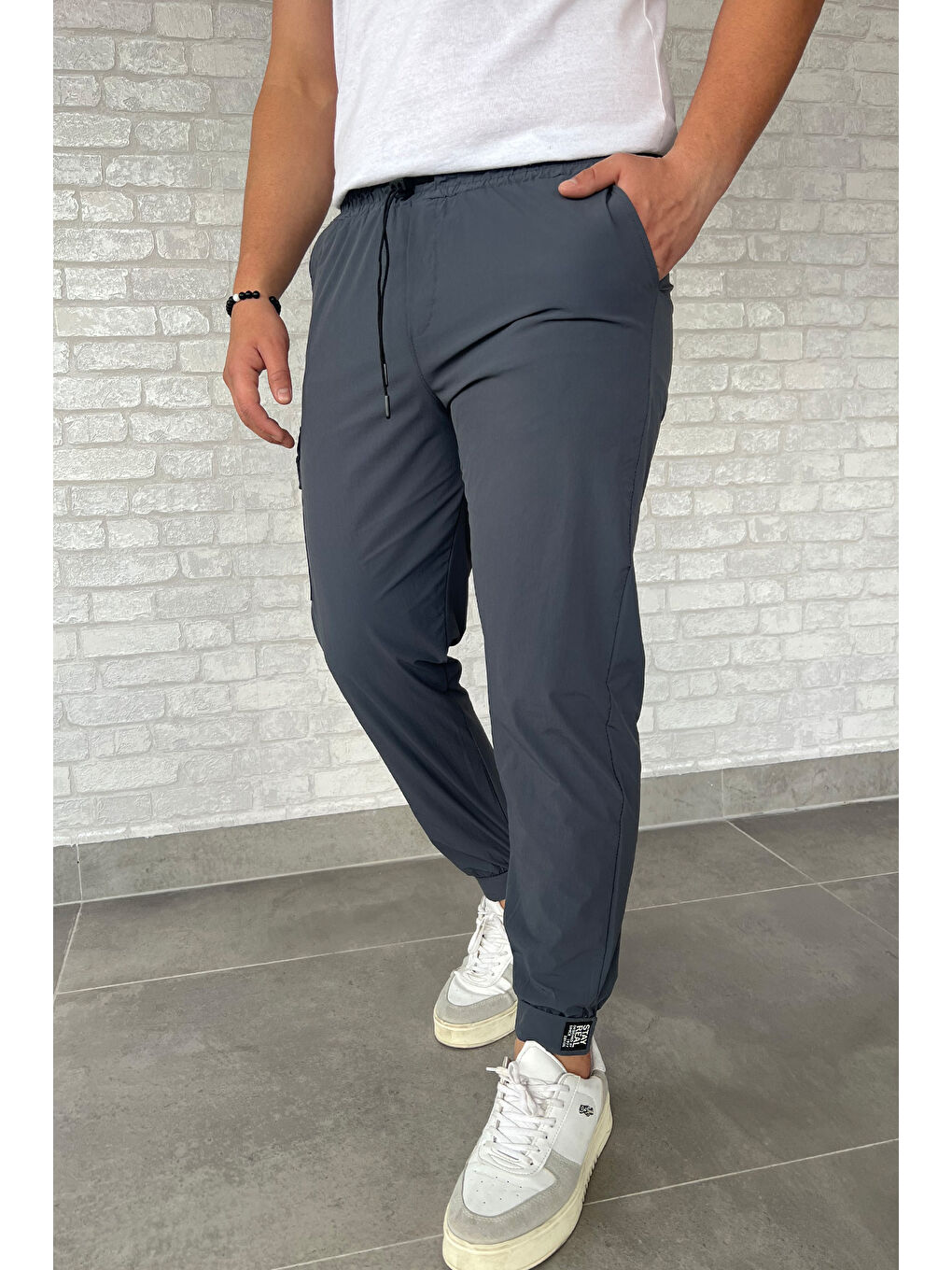 Mishar İtalia Gri Paraşüt Paça Cırtlı Slim Fit Jogger Pantolon - 1