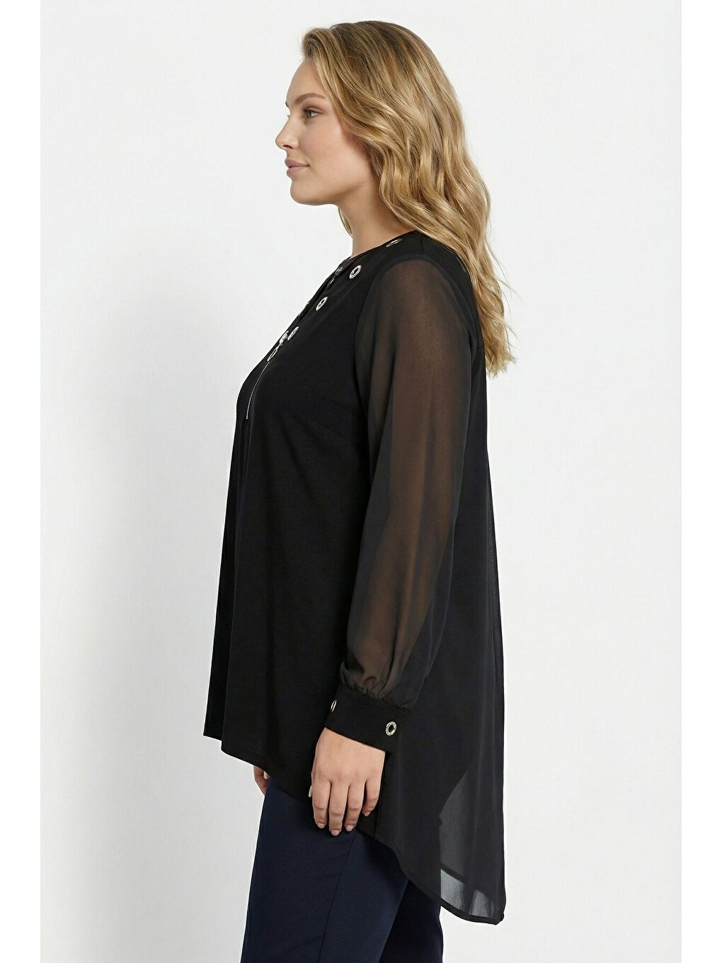 Büyük Beden Önü Fermuarlı Kuş Gözü Detaylı Kolları Tül Siyah Bluz 110880-3