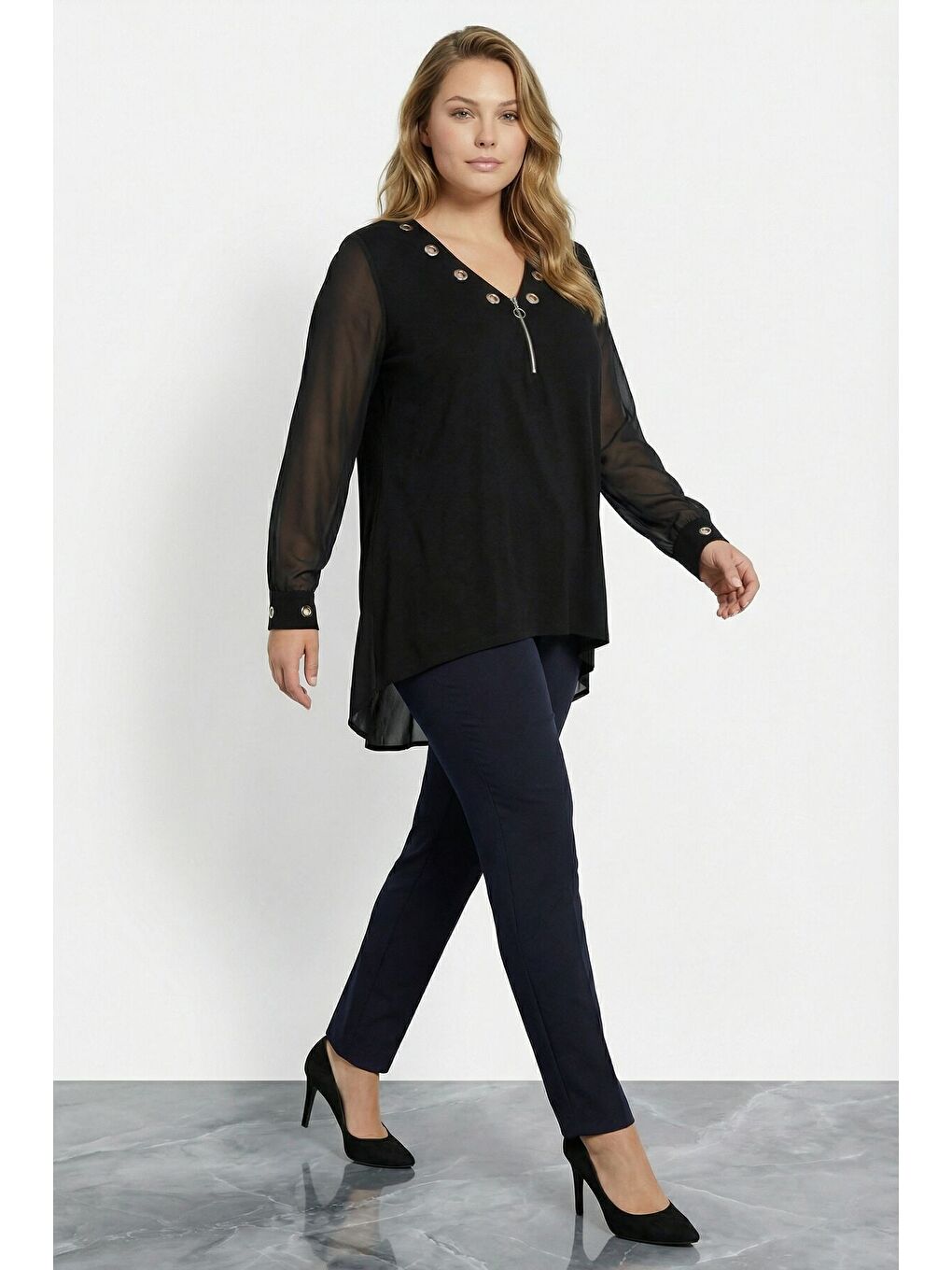 Büyük Beden Önü Fermuarlı Kuş Gözü Detaylı Kolları Tül Siyah Bluz 110880-5