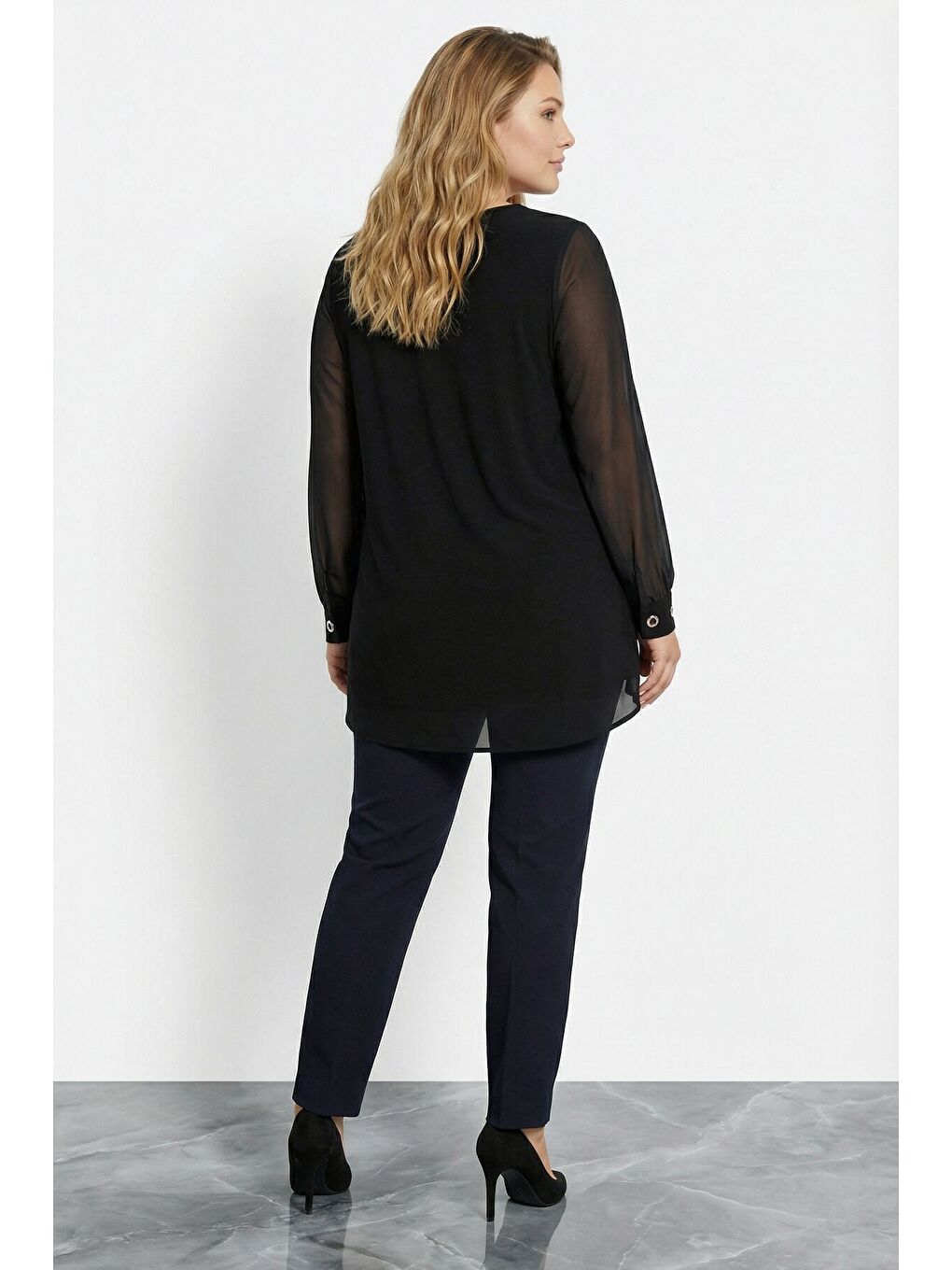 Büyük Beden Önü Fermuarlı Kuş Gözü Detaylı Kolları Tül Siyah Bluz 110880-6