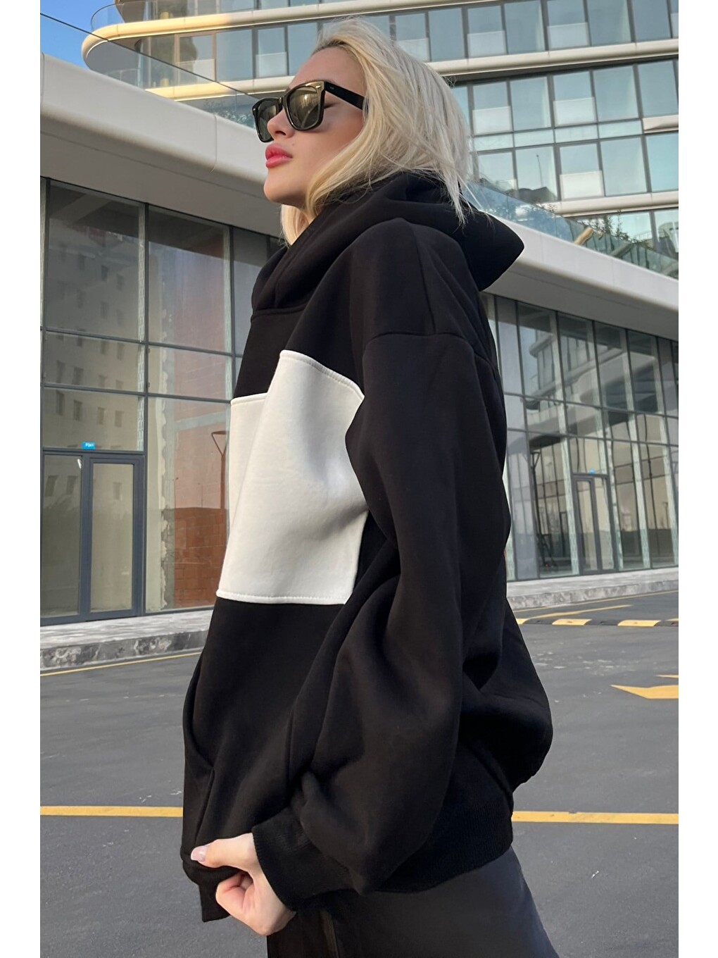 Siyah Renk Bloklu Şardonlu Sweatshirt Mg1544-4