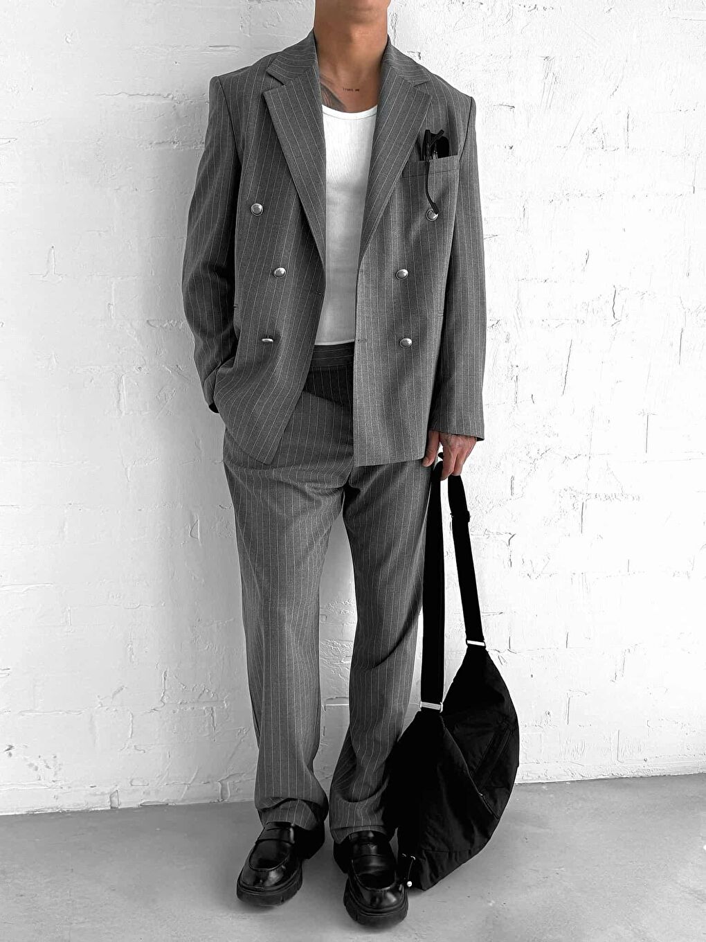 Erkek Çizgili Oversize Kruvaze Takım Elbise Gri-4