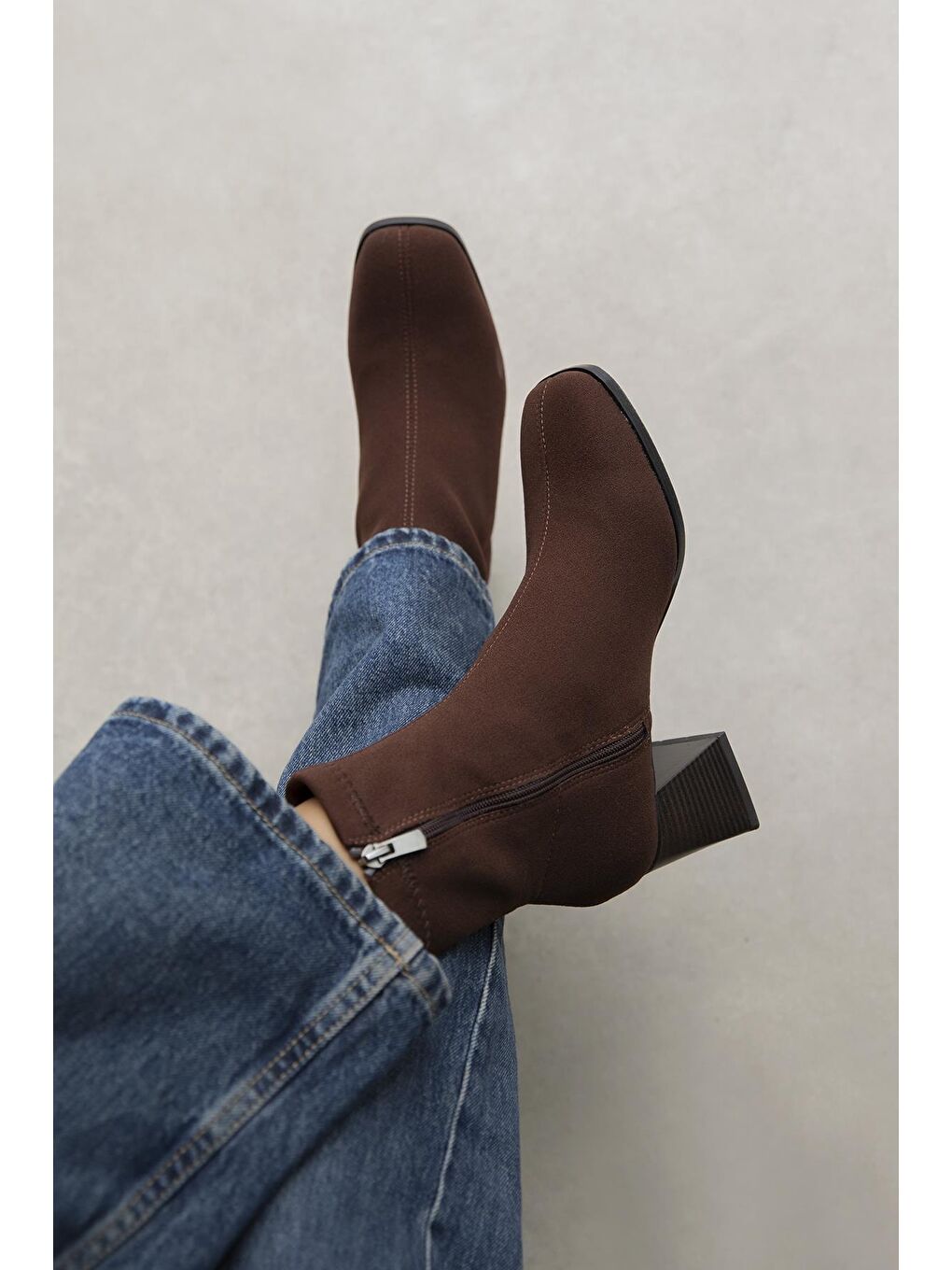 Kahverengi Trew Kadın Kumaş Streç Bilekli Orta Boy Topuklu Bot Kahve