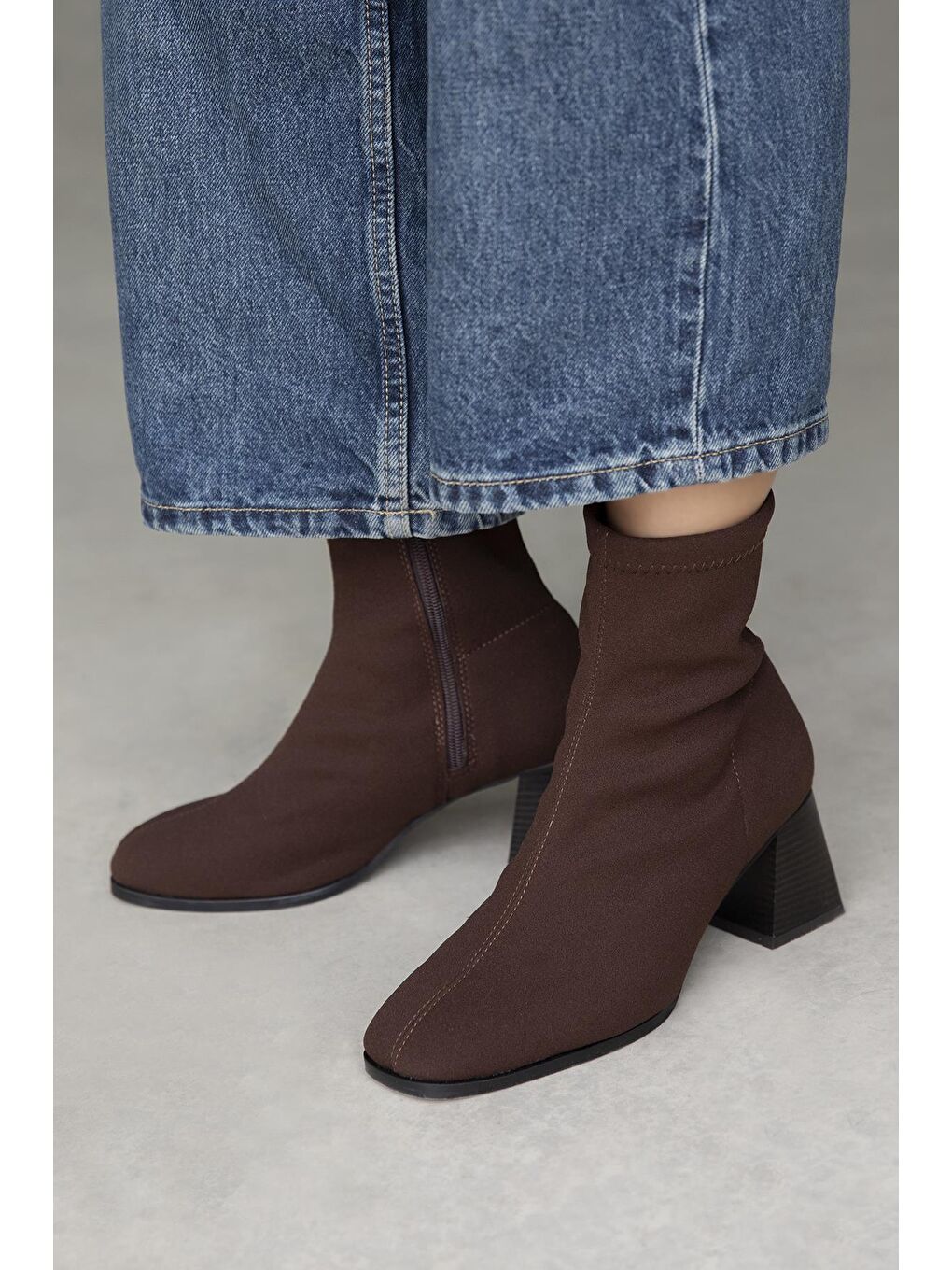 Kahverengi Trew Kadın Kumaş Streç Bilekli Orta Boy Topuklu Bot Kahve-1