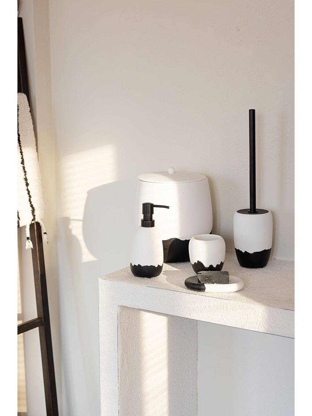 Shadow 5 Parça Banyo Aksesuar Seti Siyah