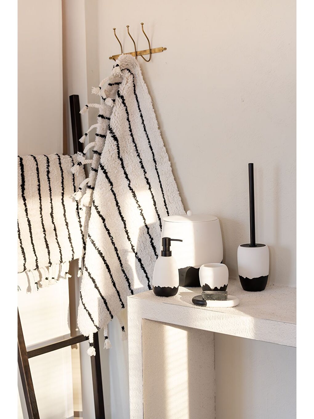 Shadow 5 Parça Banyo Aksesuar Seti Siyah-1