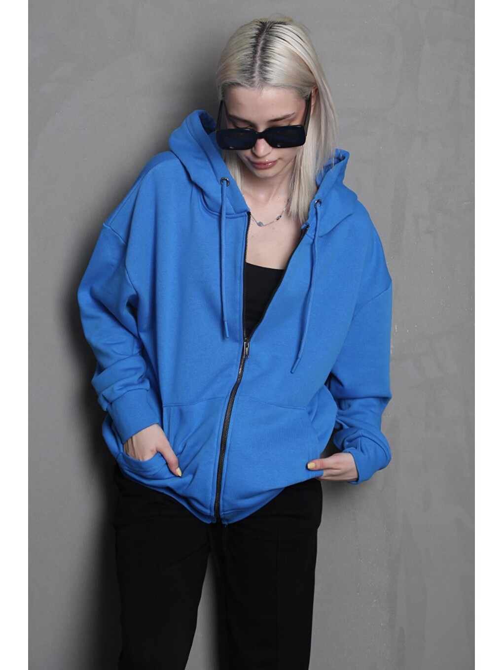 Mavi Kapüşonlu Basic Sweatshirt Mg1900-1