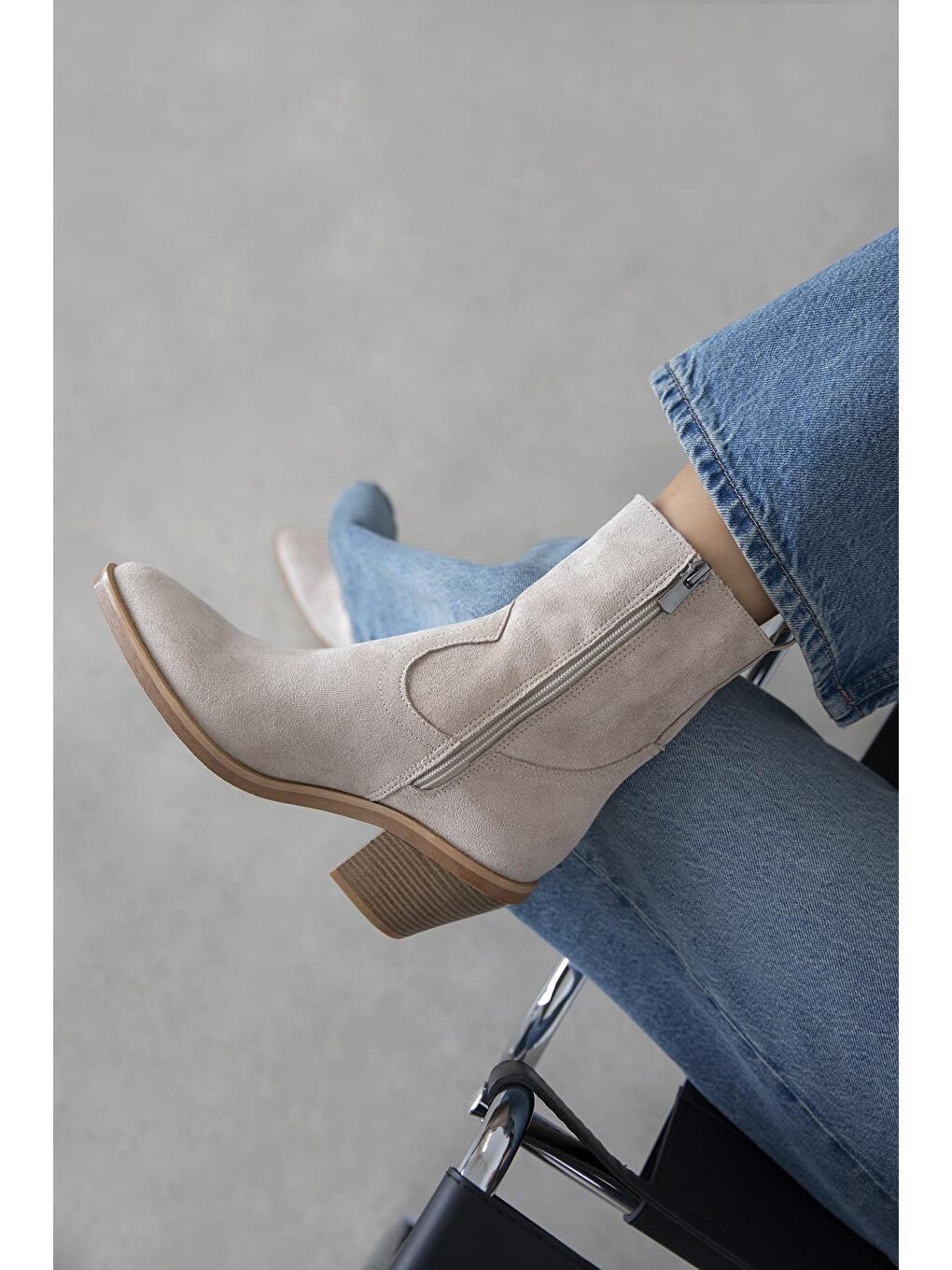 Jose  Kadın  Süet Topuklu   Bot Bej-1