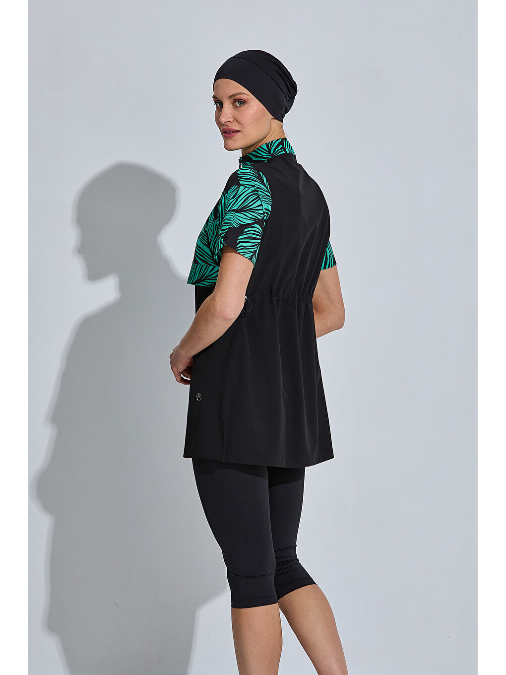 Kısa Kollu Spor Elastanlı Yarı Kapalı Mayo 6567 Siyah-3