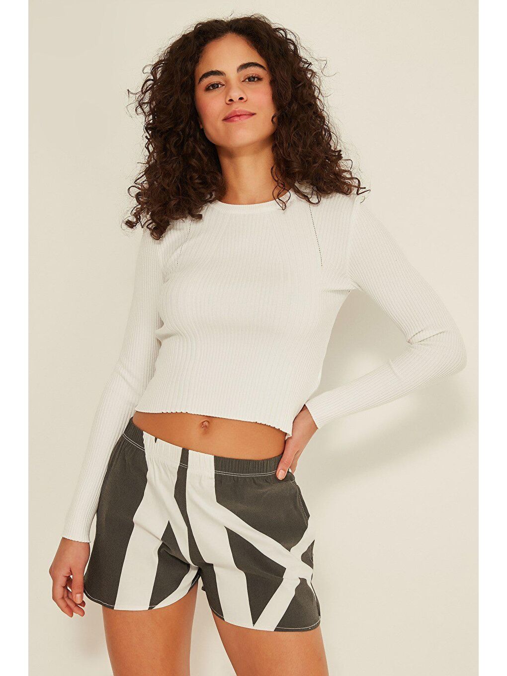 724 Kadın Şort Siyah-2