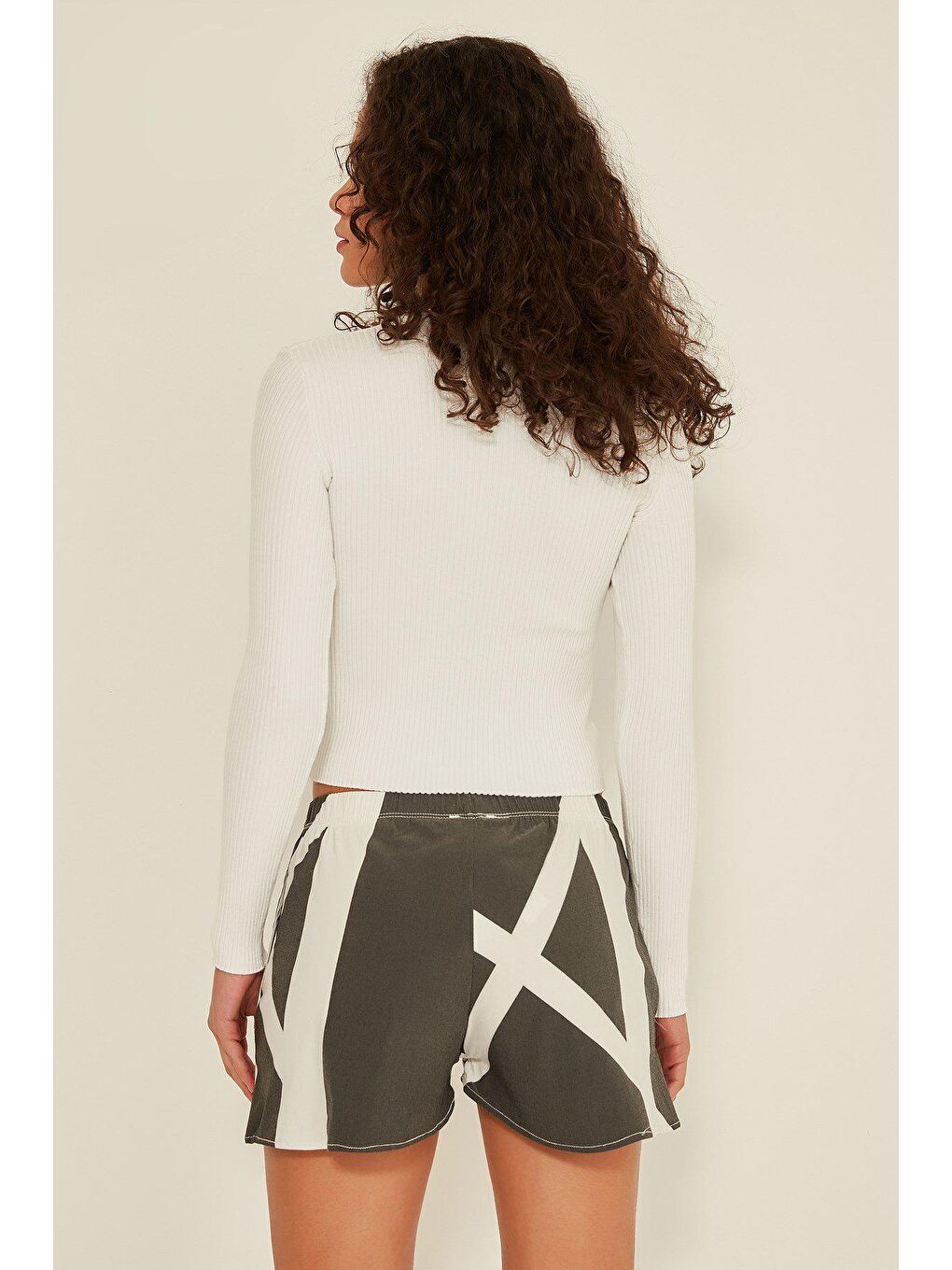 724 Kadın Şort Siyah-3