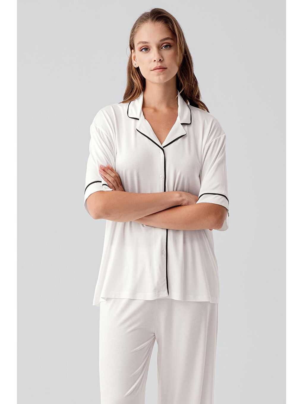 Ekru Kısa Kollu Düğmeli Oversize Esnek Viskoz Pijama Takım 19210-3