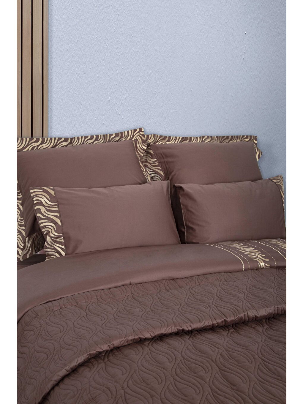 Renksiz Zebra Çift Kişilik Yatak Seti Kahve