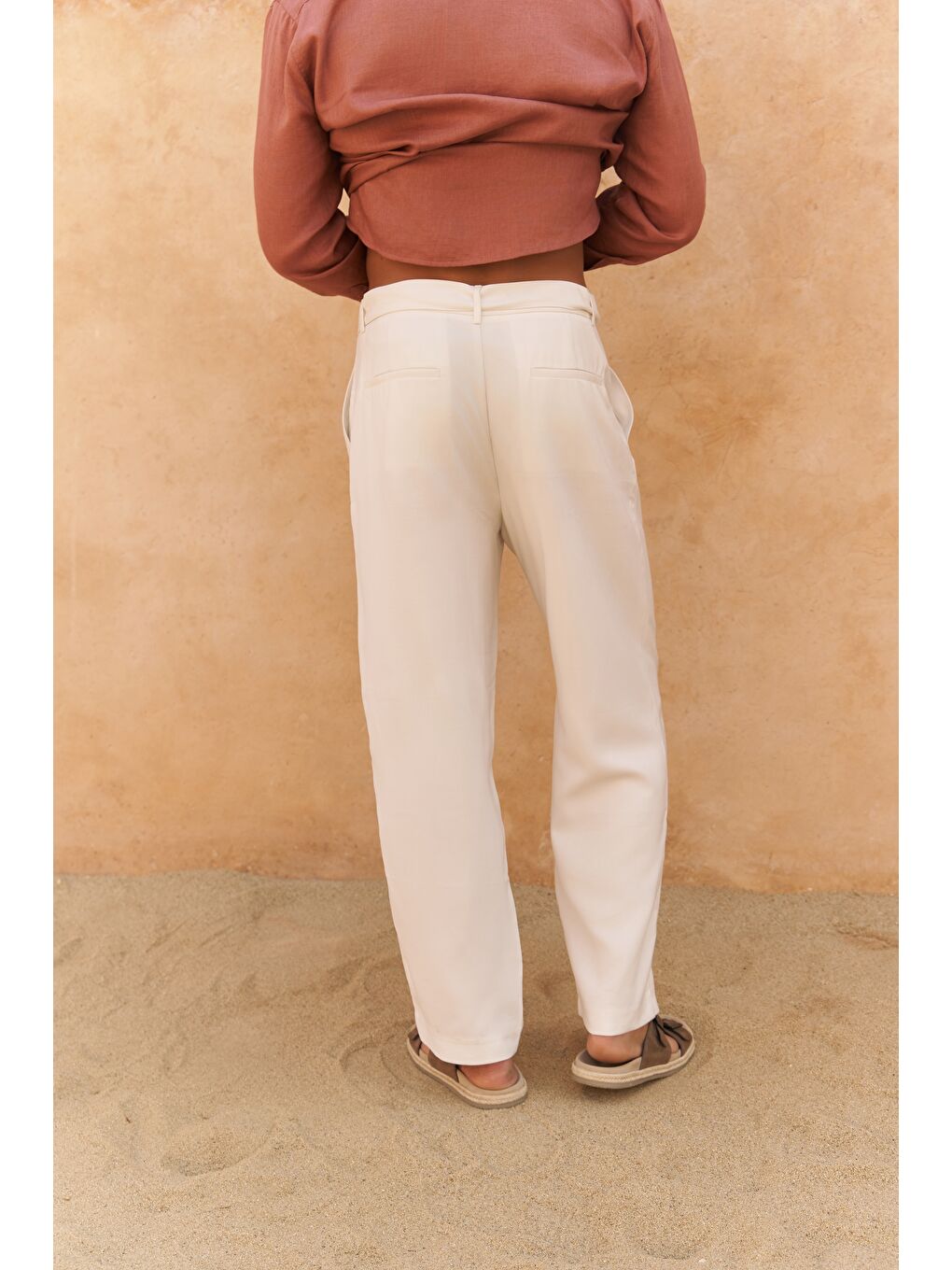 Lorenza Kemer Detay Ekru Erkek Pantolon-1