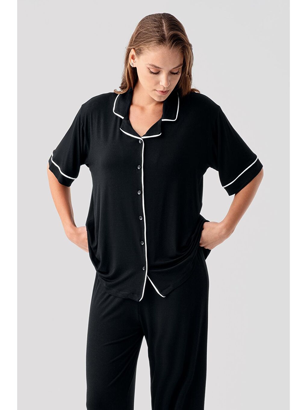 Siyah Kısa Kollu Düğmeli Oversize Esnek Viskoz Pijama Takım 19210-3