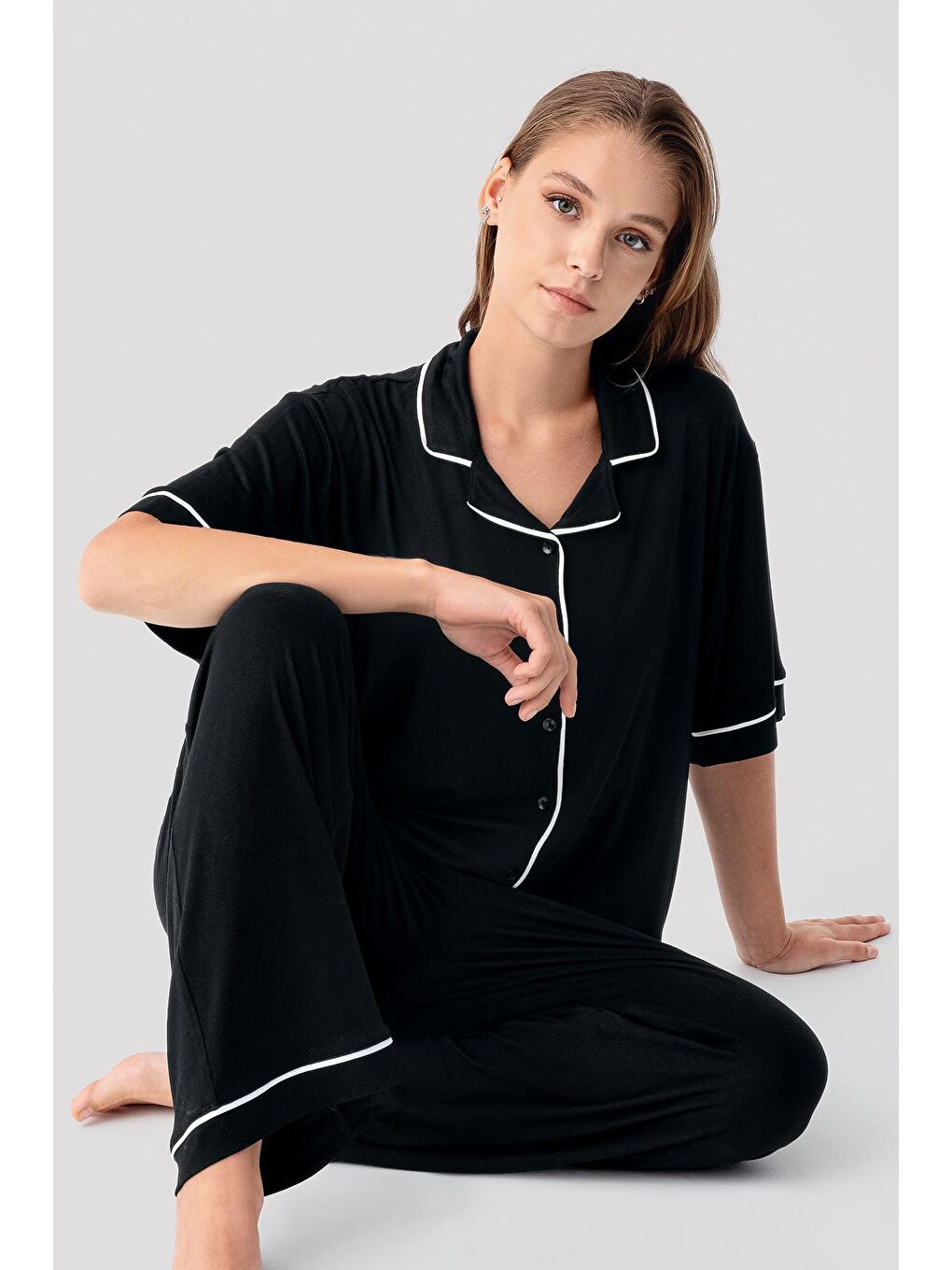 Siyah Kısa Kollu Düğmeli Oversize Esnek Viskoz Pijama Takım 19210-5