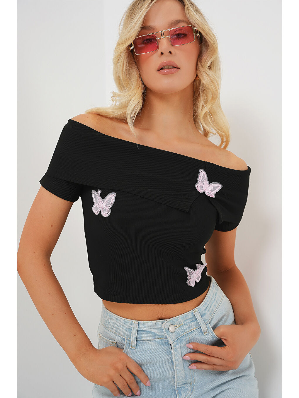 Madonna Yaka Kelebek Detaylı Bluz 957 - Siyah