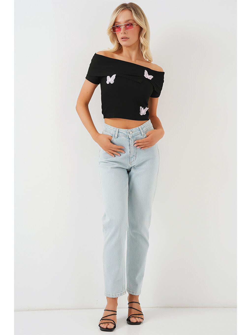 Madonna Yaka Kelebek Detaylı Bluz 957 - Siyah-1