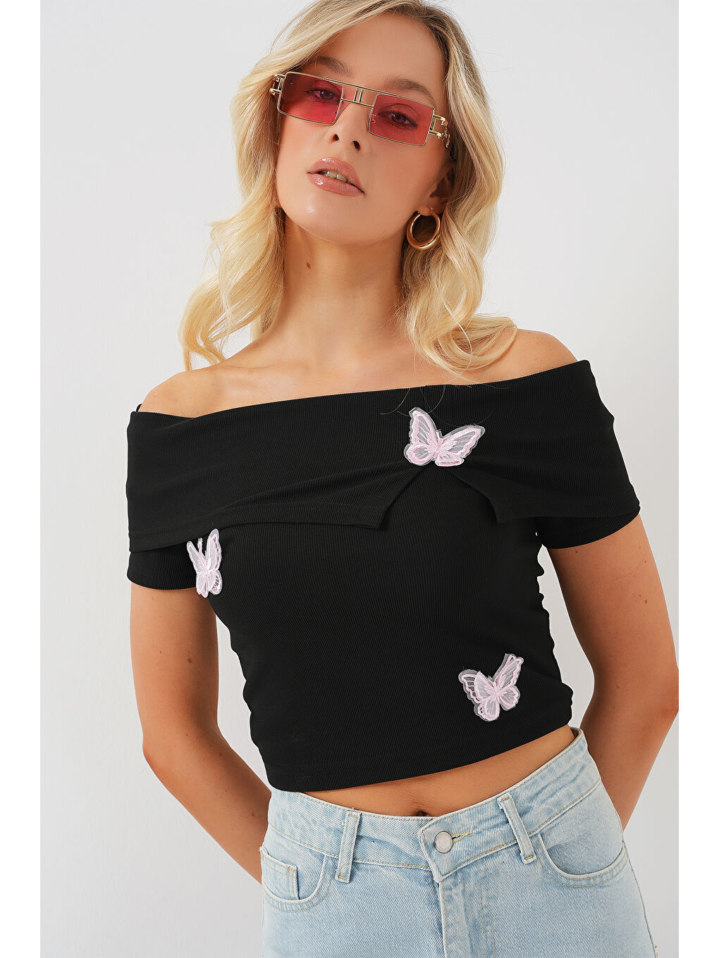 Madonna Yaka Kelebek Detaylı Bluz 957 - Siyah-2