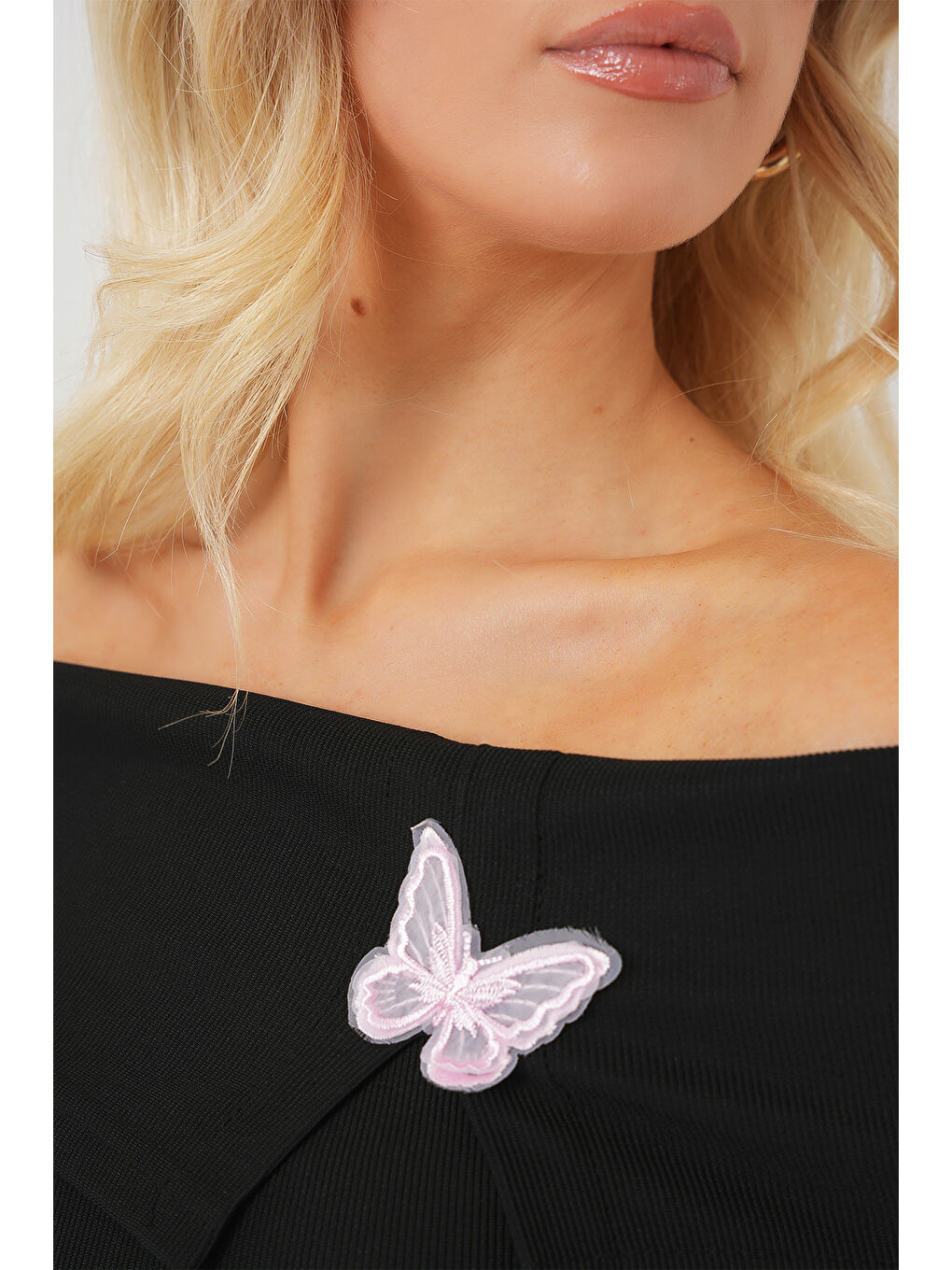 Madonna Yaka Kelebek Detaylı Bluz 957 - Siyah-4