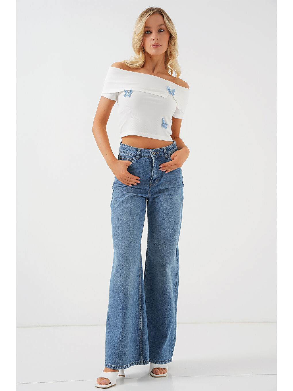 Madonna Yaka Kelebek Detaylı Bluz 957 - Beyaz-1