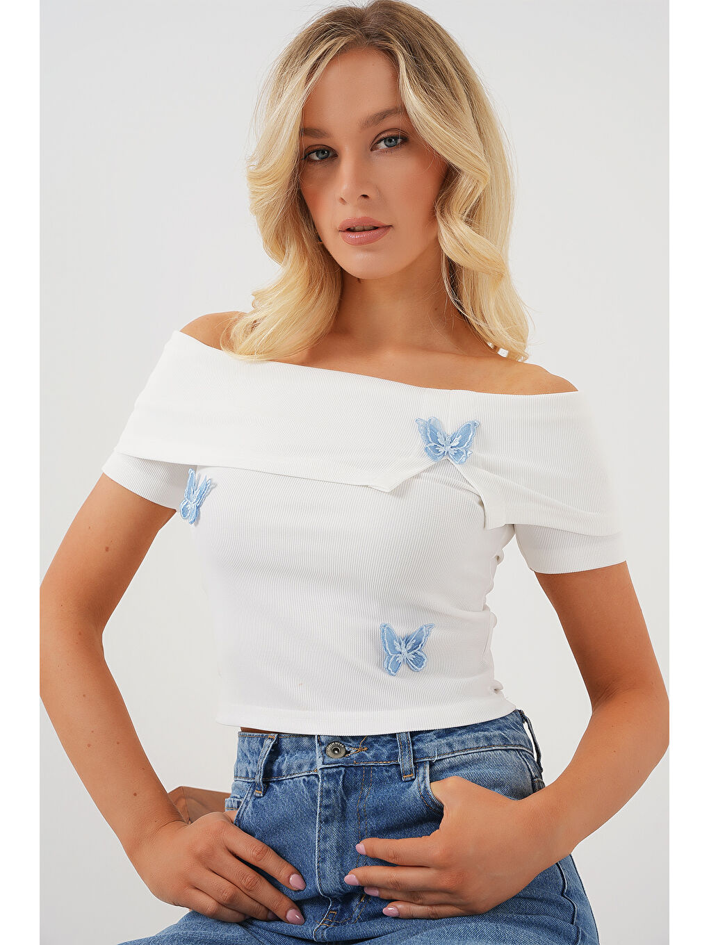 Madonna Yaka Kelebek Detaylı Bluz 957 - Beyaz-4