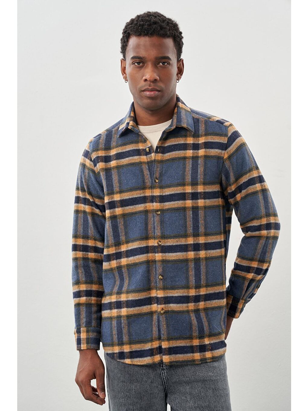 Lacivert Yünlü Ekose Desen Yumuşak Yaka Cepsiz Uzun Kol Casual Comfort Fit Gömlek 1004245227