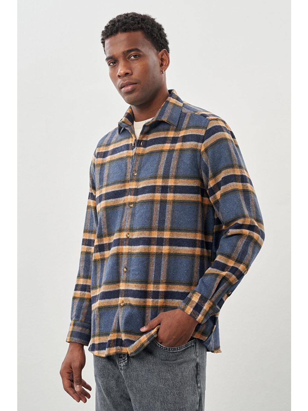 Lacivert Yünlü Ekose Desen Yumuşak Yaka Cepsiz Uzun Kol Casual Comfort Fit Gömlek 1004245227-2