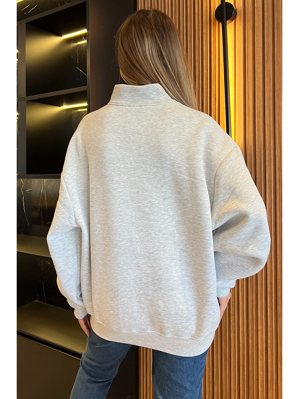 GÜLSELİ Gri Kadın Yarım Fermuarlı Nakışlı Şardonlu Üç İplik Oversize Sweatshirt - 2