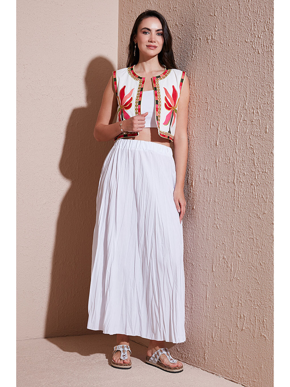 Beyaz Modest Pamuk Karışımlı Regular Fit Kırışık Görünümlü Uzun Kadın Tesettür Etek 6698042-1