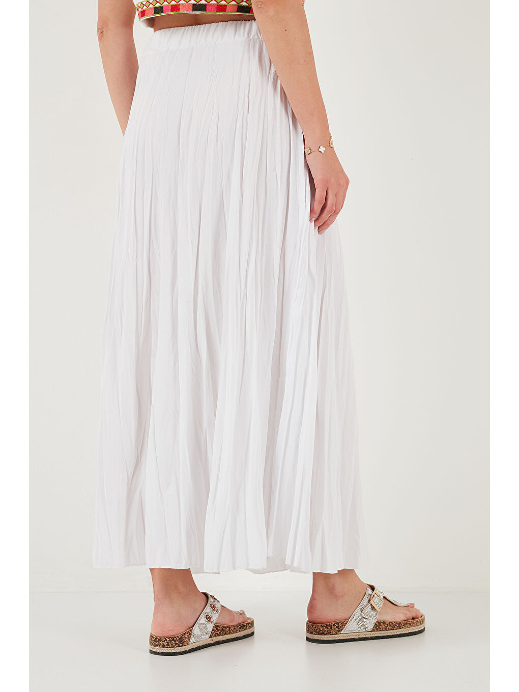 Beyaz Modest Pamuk Karışımlı Regular Fit Kırışık Görünümlü Uzun Kadın Tesettür Etek 6698042-6