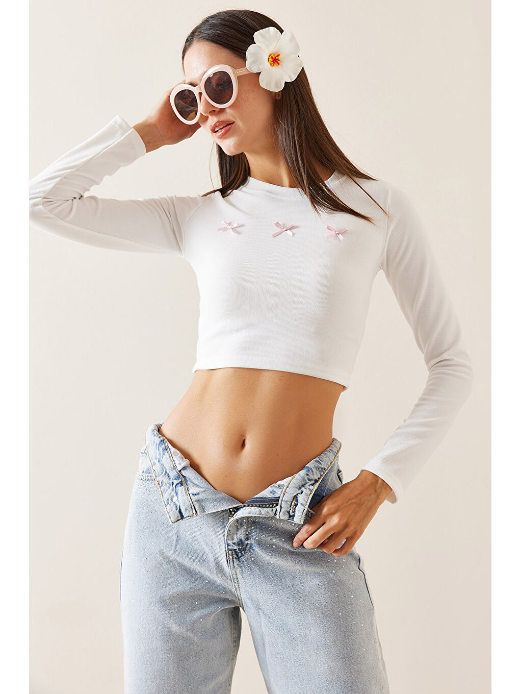 Beyaz Bisiklet Yaka Kurdele Detaylı Crop Bluz 5YXK2-48922-01