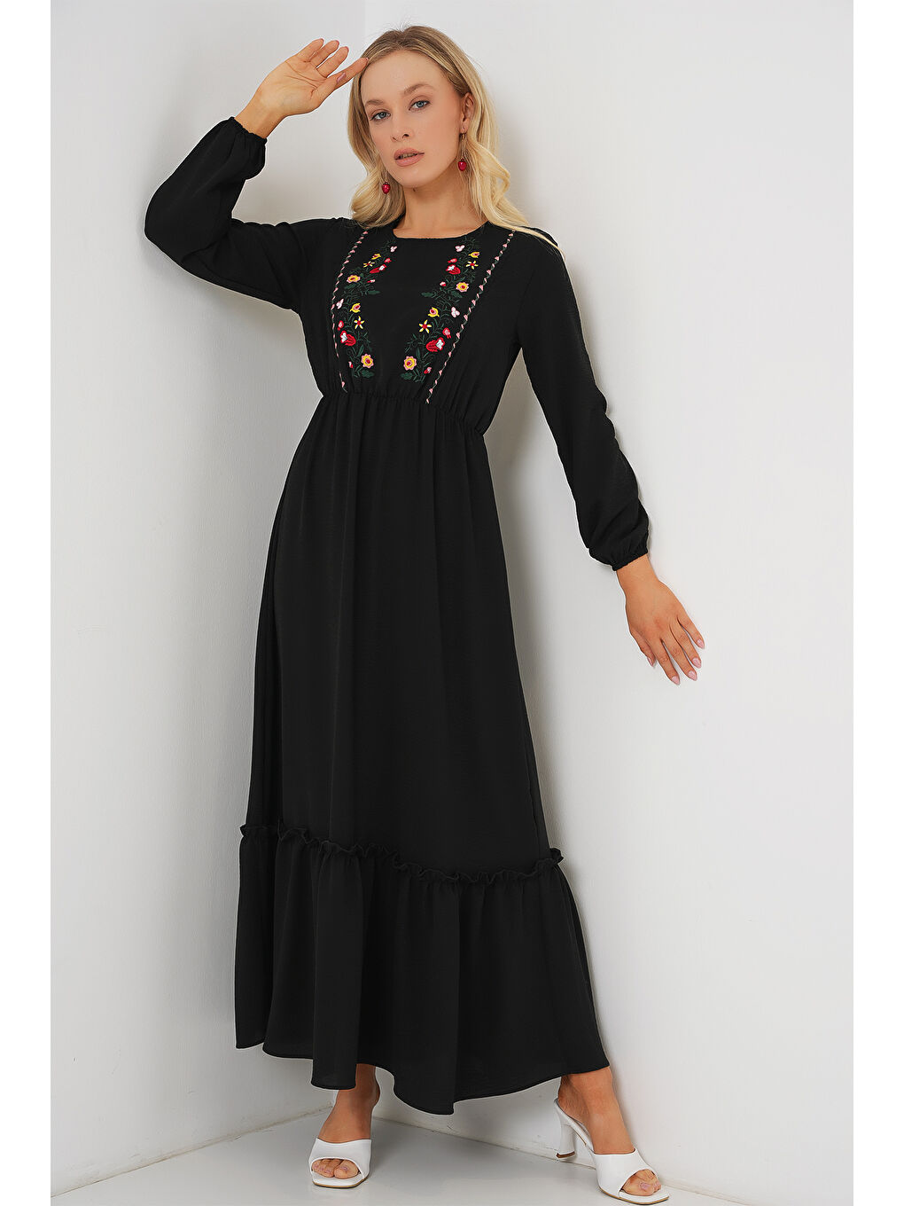 Kadın Nakışlı Uzun Tesettür Elbise 2550 - Siyah-2