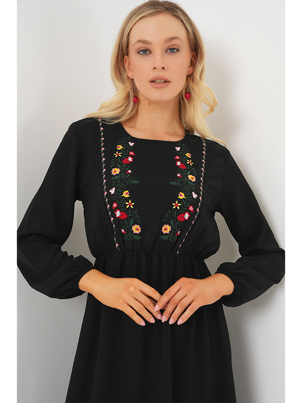 Kadın Nakışlı Uzun Tesettür Elbise 2550 - Siyah-3