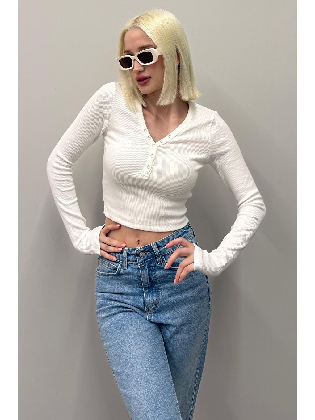 Beyaz V Yaka Uzun Kollu Düğme Detaylı Kaşkorse Bodysuit Mg2194-3