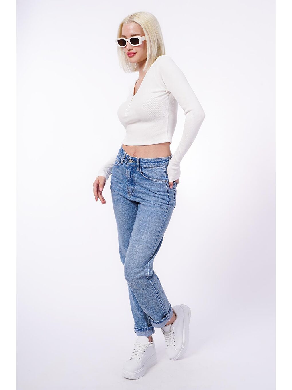 Beyaz V Yaka Uzun Kollu Düğme Detaylı Kaşkorse Bodysuit Mg2194-5