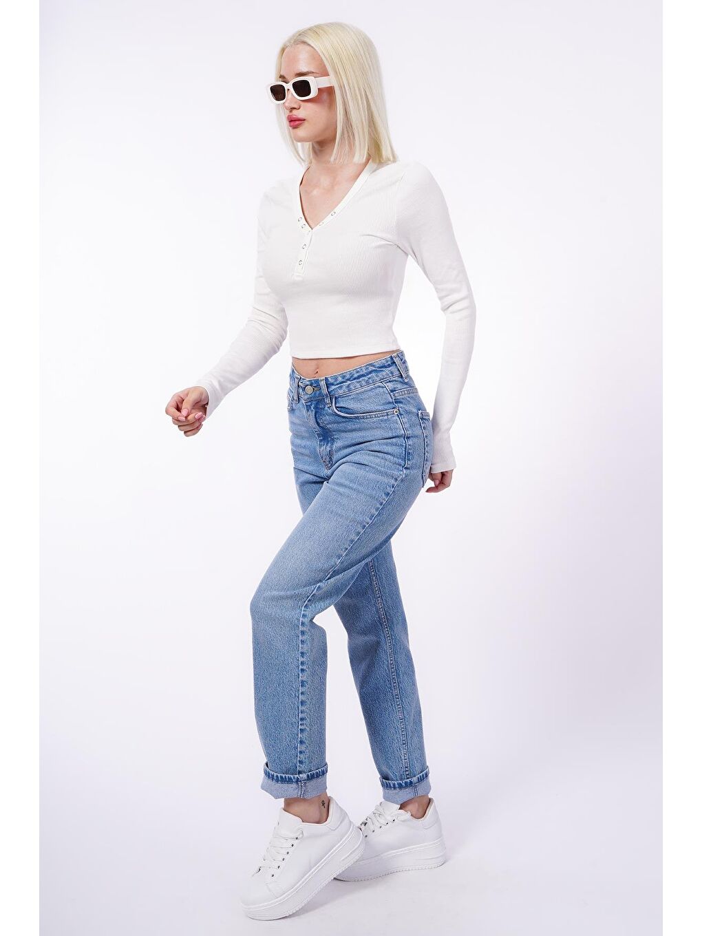 Beyaz V Yaka Uzun Kollu Düğme Detaylı Kaşkorse Bodysuit Mg2194-6