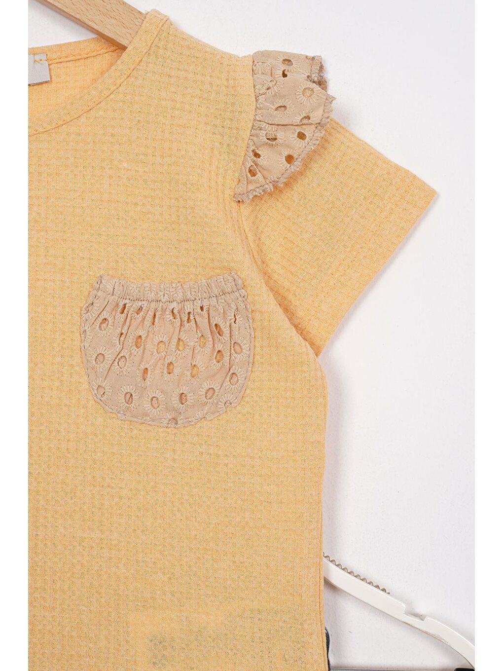 Sarı Garnili Cep Detaylı Hardal Renk Kız Çocuk Şortlu Takım-1