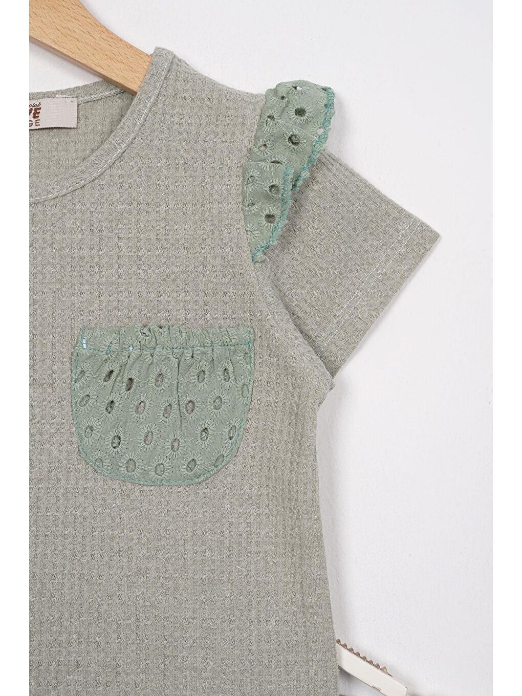 Garnili Cep Detaylı Çağla Yeşili Renk Kız Çocuk Şortlu Takım-1